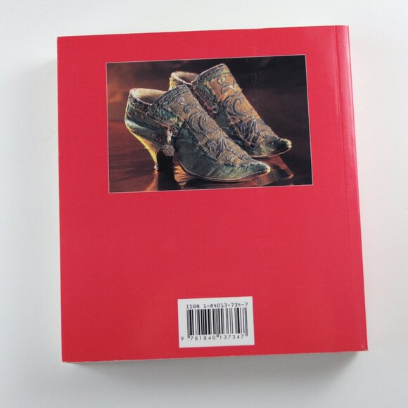 Shoes, Small Coffee table book with great photos - Picture 11 of 11